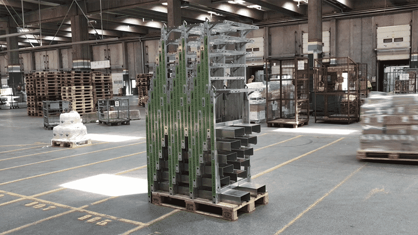Stack 20 SpaceInvader racks on one pallet